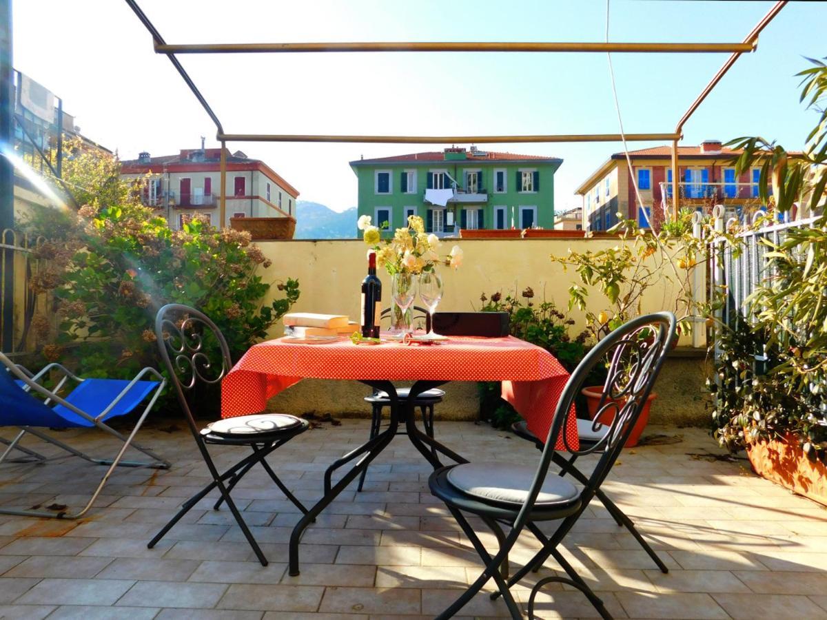 Bilocale Con Terrazza, Леванто Екстериор снимка