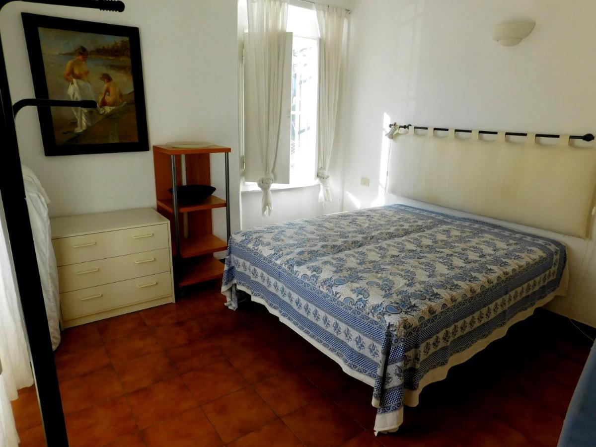 Bilocale Con Terrazza, Леванто Екстериор снимка